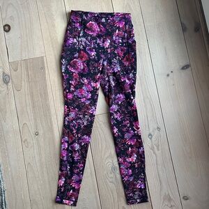 Floral swiftspeed lululemon Leggings size 4